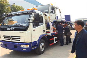 京口区汽车道路救援拖车价格